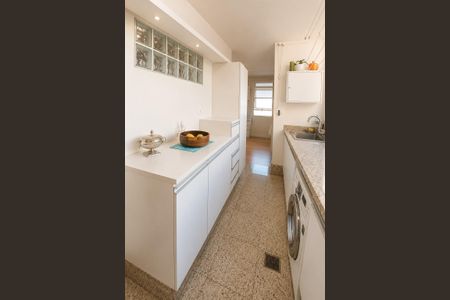 Apartamento à venda com 276m², 3 quartos e 2 vagas Apartamento à venda com 276m², 3 quartos e 2 vagasÁrea de Serviço - Lavanderia