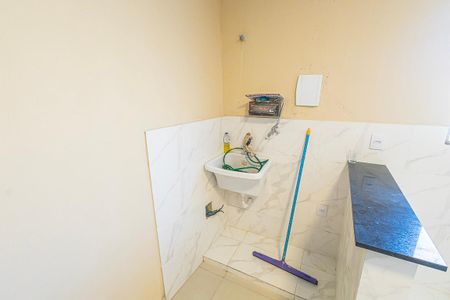 Area de serviço de casa para alugar com 1 quarto, 43m² em São Salvador, Belo Horizonte