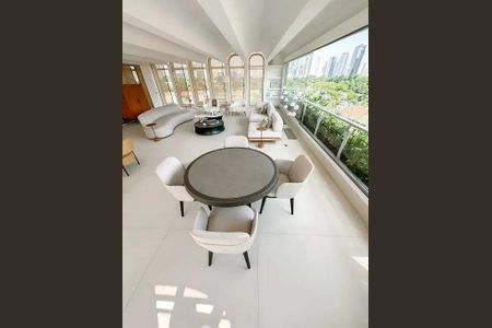Apartamento à venda com 4 quartos, 341m² em Vila Cordeiro, São Paulo