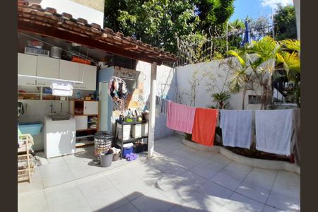 Casa à venda com 125m², 3 quartos e 4 vagas