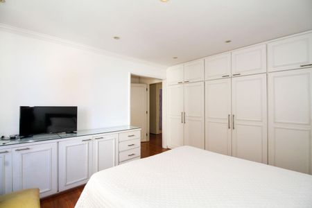 Apartamento para alugar com 200m², 3 quartos e 2 vagas Apartamento para alugar com 200m², 3 quartos e 2 vagasSuíte