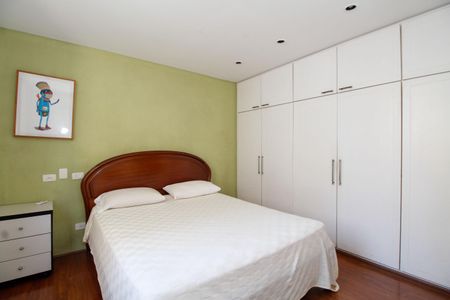 Apartamento para alugar com 200m², 3 quartos e 2 vagas Apartamento para alugar com 200m², 3 quartos e 2 vagasQuarto 1