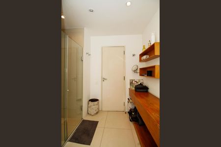 Apartamento para alugar com 200m², 3 quartos e 2 vagas Apartamento para alugar com 200m², 3 quartos e 2 vagasBanheiro da Suíte