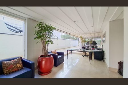 Apartamento para alugar com 200m², 3 quartos e 2 vagas Apartamento para alugar com 200m², 3 quartos e 2 vagasHall Social