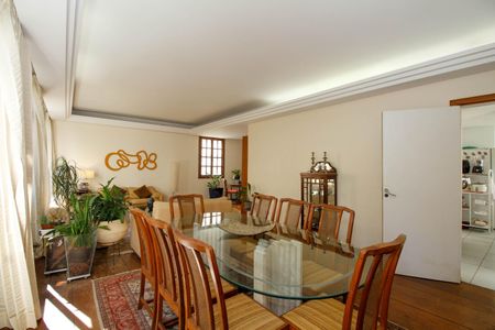 Apartamento para alugar com 200m², 3 quartos e 2 vagas Apartamento para alugar com 200m², 3 quartos e 2 vagasSala de Estar e Jantar
