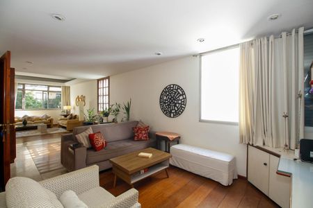 Sala de TV de apartamento para alugar com 3 quartos, 200m² em Jardim Paulista, São Paulo
