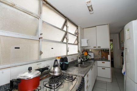 Apartamento para alugar com 200m², 3 quartos e 2 vagas Apartamento para alugar com 200m², 3 quartos e 2 vagasCozinha
