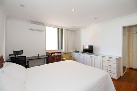 Apartamento para alugar com 200m², 3 quartos e 2 vagas Apartamento para alugar com 200m², 3 quartos e 2 vagasSuíte