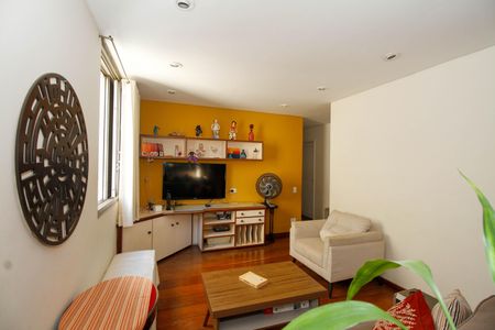 Apartamento para alugar com 200m², 3 quartos e 2 vagas Apartamento para alugar com 200m², 3 quartos e 2 vagasSala de TV