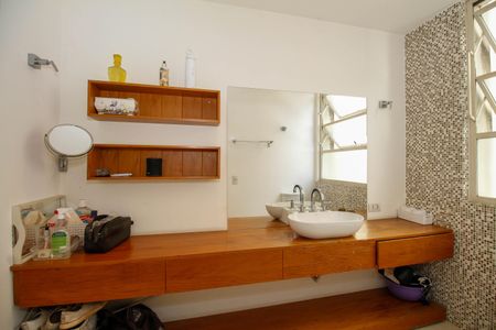 Apartamento para alugar com 200m², 3 quartos e 2 vagas Apartamento para alugar com 200m², 3 quartos e 2 vagasBanheiro da Suíte