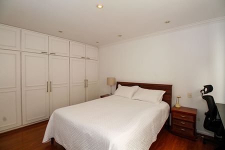 Apartamento para alugar com 200m², 3 quartos e 2 vagas Apartamento para alugar com 200m², 3 quartos e 2 vagasSuíte