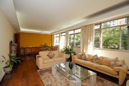 Apartamento para alugar com 200m², 3 quartos e 2 vagas Apartamento para alugar com 200m², 3 quartos e 2 vagasSala de Estar e Jantar