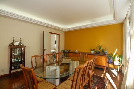 Apartamento para alugar com 200m², 3 quartos e 2 vagas Apartamento para alugar com 200m², 3 quartos e 2 vagasSala de Estar e Jantar