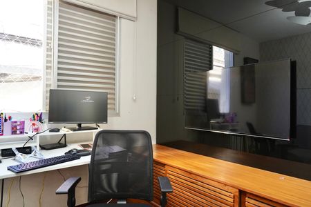 Quarto 2 de apartamento à venda com 3 quartos, 100m² em Santo Antônio, Belo Horizonte