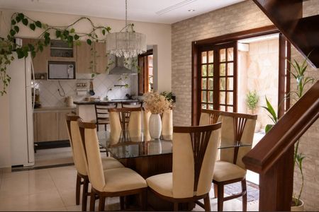 Casa à venda com 154m², 3 quartos e 2 vagas Casa à venda com 154m², 3 quartos e 2 vagasFoto 01