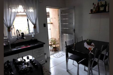Casa à venda com 2 quartos, 132m² em Jardim Moreira, Guarulhos