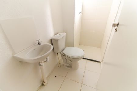 Banheiro de apartamento para alugar com 2 quartos, 42m² em Colônia (zona Leste), São Paulo