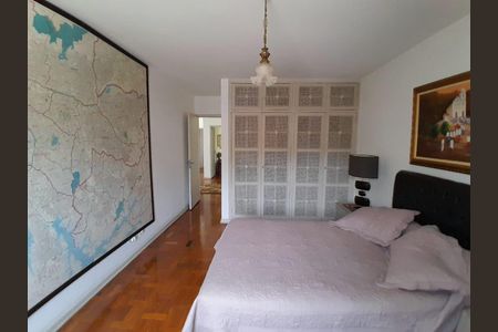 Casa à venda com 4 quartos, 450m² em Vila Mariana, São Paulo