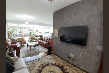 Casa à venda com 4 quartos, 450m² em Vila Mariana, São Paulo