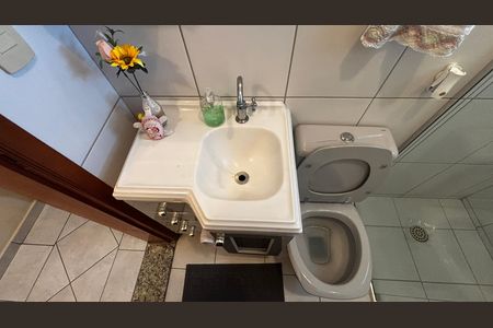Apartamento à venda com 57m², 2 quartos e 1 vaga Apartamento à venda com 57m², 2 quartos e 1 vagaBanheiro