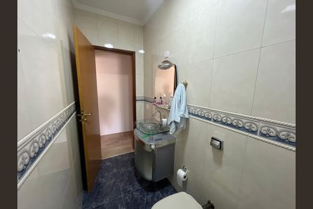 Casa para alugar com 360m², 5 quartos e 2 vagas Casa para alugar com 360m², 5 quartos e 2 vagasBanheiro
