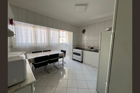 Casa para alugar com 360m², 5 quartos e 2 vagas