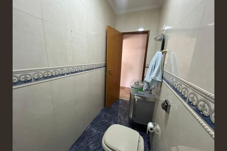 Banheiro de casa para alugar com 5 quartos, 360m² em Jardim Santa Ines, São Paulo