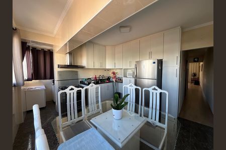 Casa para alugar com 360m², 5 quartos e 2 vagas