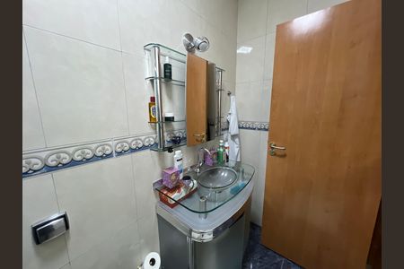 Casa para alugar com 360m², 5 quartos e 2 vagas Casa para alugar com 360m², 5 quartos e 2 vagasBanheiro