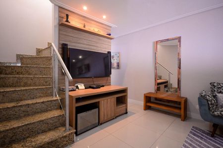 Casa à venda com 3 quartos, 175m² em Vila Brasilina, São Paulo