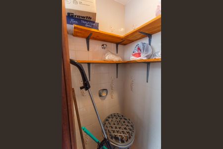 Apartamento para alugar com 80m², 2 quartos e 2 vagas Apartamento para alugar com 80m², 2 quartos e 2 vagasBanheiro de serviço