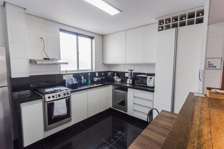 Cozinha de apartamento para alugar com 2 quartos, 80m² em São Pedro, Belo Horizonte