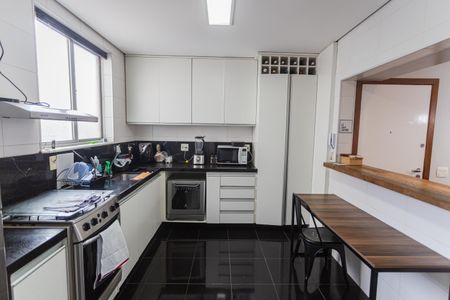 Apartamento para alugar com 80m², 2 quartos e 2 vagas Apartamento para alugar com 80m², 2 quartos e 2 vagasCozinha