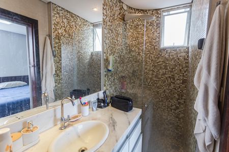 Banheiro da Suíte de apartamento para alugar com 2 quartos, 80m² em São Pedro, Belo Horizonte