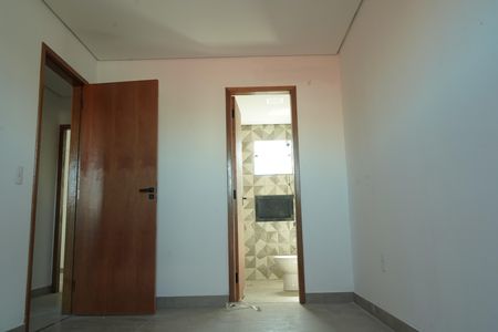 Casa de condomínio à venda com 130m², 3 quartos e 2 vagassuite