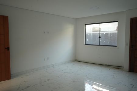 Casa de condomínio à venda com 130m², 3 quartos e 2 vagasSala