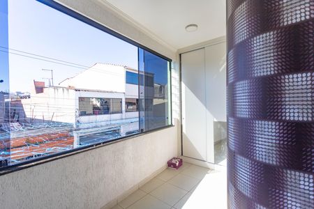Casa à venda com 418m², 3 quartos e 2 vagas Casa à venda com 418m², 3 quartos e 2 vagasVaranda