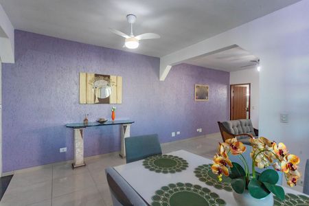 Casa à venda com 418m², 3 quartos e 2 vagas Casa à venda com 418m², 3 quartos e 2 vagasSala de jantar