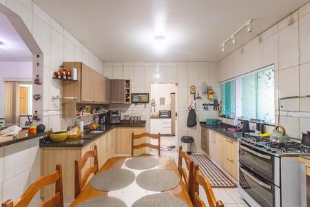 Casa à venda com 418m², 3 quartos e 2 vagas Casa à venda com 418m², 3 quartos e 2 vagasCozinha