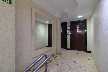 Hall social de apartamento para alugar com 2 quartos, 75m² em Santana, Porto Alegre