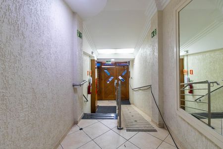 Hall social de apartamento para alugar com 2 quartos, 75m² em Santana, Porto Alegre
