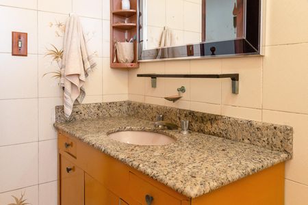 Banheiro social de casa para alugar com 4 quartos, 371m² em Vila Rosalia, Guarulhos