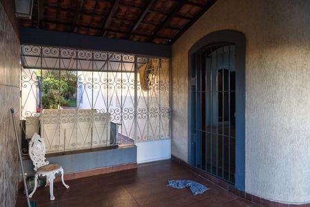 Casa para alugar com 371m², 4 quartos e 4 vagasEntrada 