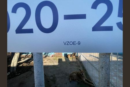 Casa à venda com 98m², 3 quartos e 2 vagas Casa à venda com 98m², 3 quartos e 2 vagasPlaca instalada em 14/07/2026 com o código VZOE-9