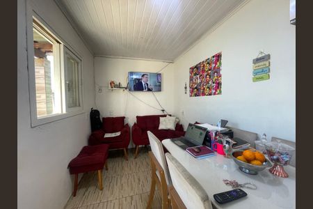 Casa à venda com 98m², 3 quartos e 2 vagas