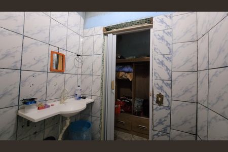 Banheiro de casa para alugar com 1 quarto, 50m² em Jardim Anita, Itaquaquecetuba