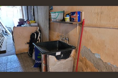 Área de Serviço de casa para alugar com 1 quarto, 50m² em Jardim Anita, Itaquaquecetuba