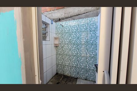 Banheiro de casa para alugar com 1 quarto, 50m² em Jardim Anita, Itaquaquecetuba