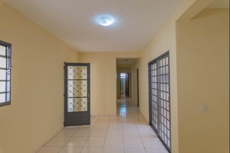 Casa para alugar com 160m², 2 quartos e 3 vagas Casa para alugar com 160m², 2 quartos e 3 vagasSala