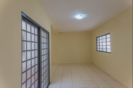 Casa para alugar com 160m², 2 quartos e 3 vagas Casa para alugar com 160m², 2 quartos e 3 vagasSala